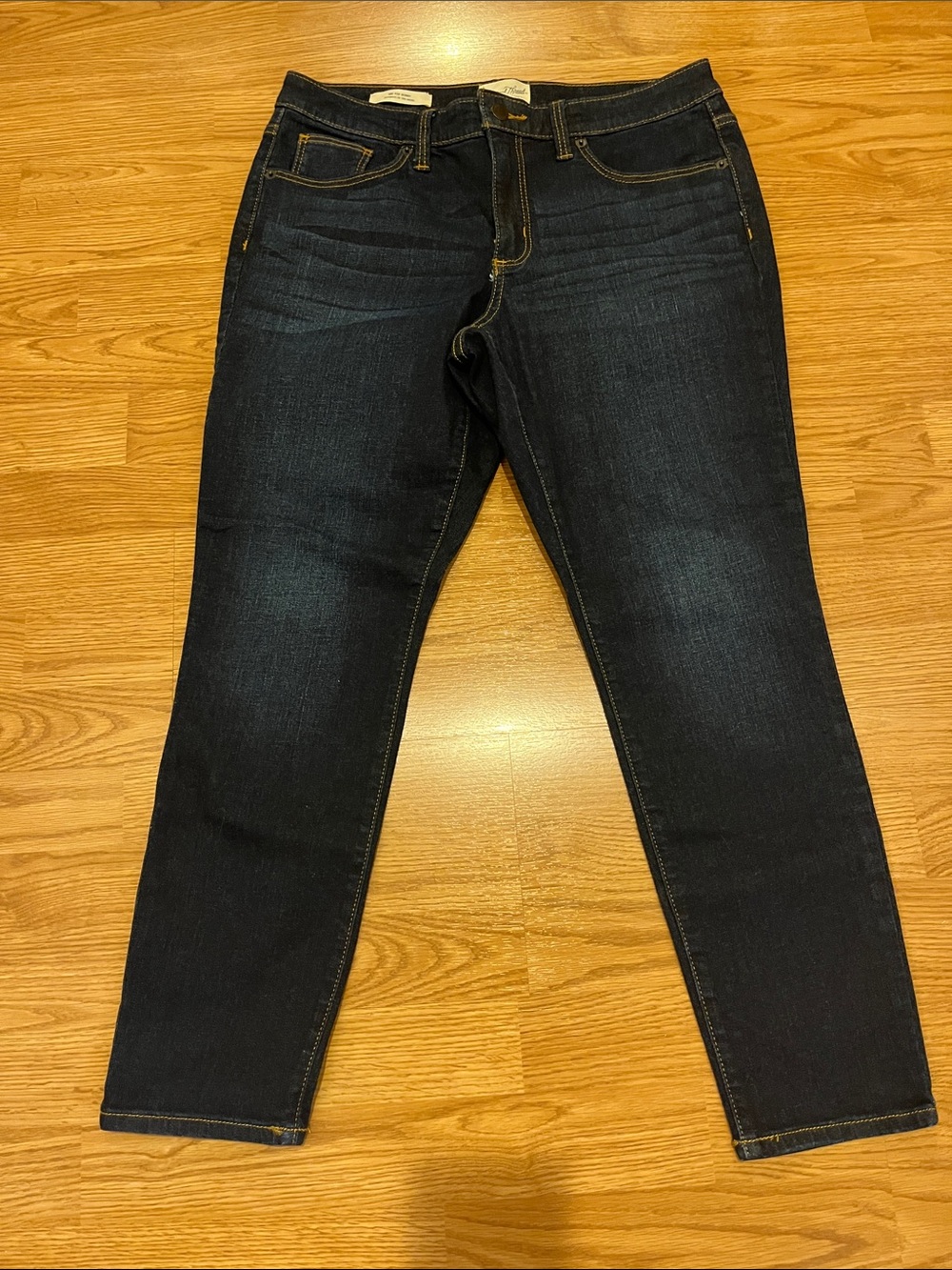 Universal Thread Mid Rise Skinny Jeans 
Like new